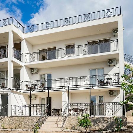 באר Apartments Natali מראה חיצוני תמונה
